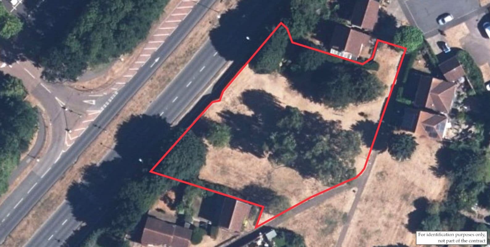 Land on the East Side of Great Cambridge Road