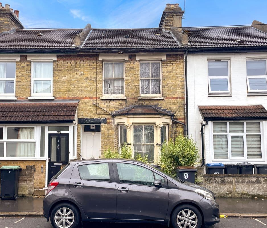 Freehold House Vacant Possession