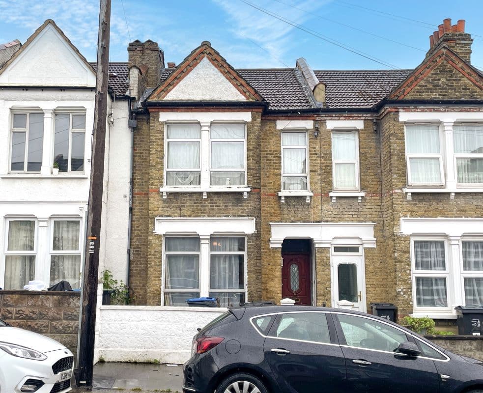 Freehold House Vacant Possession