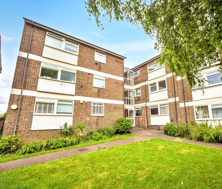Leasehold Flat Vacant Possession