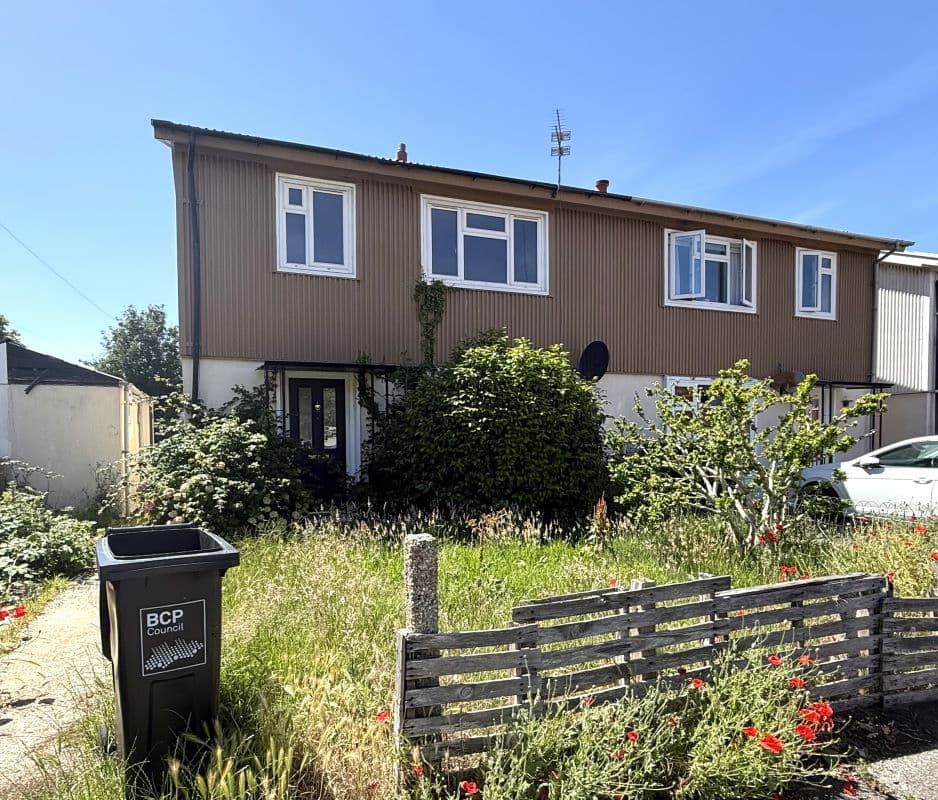 Freehold Semi-Detached House Vacant Possession