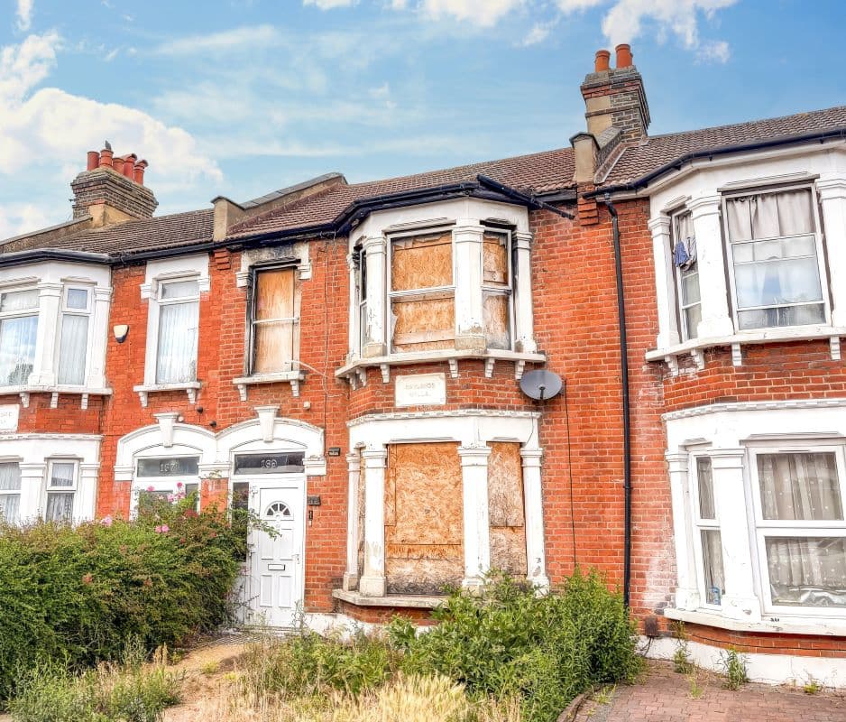 Freehold House requiring complete modernisation