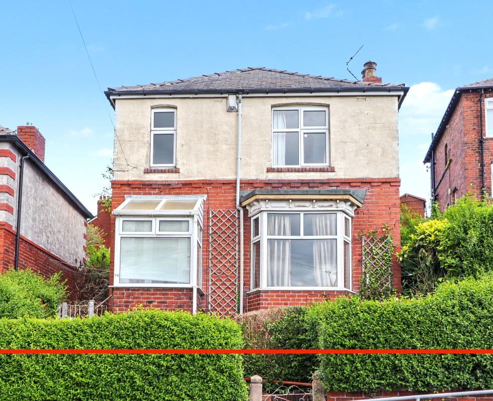 Leasehold Detached House Vacant Possession