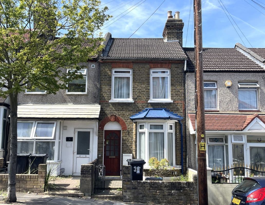 Freehold House Vacant Possession