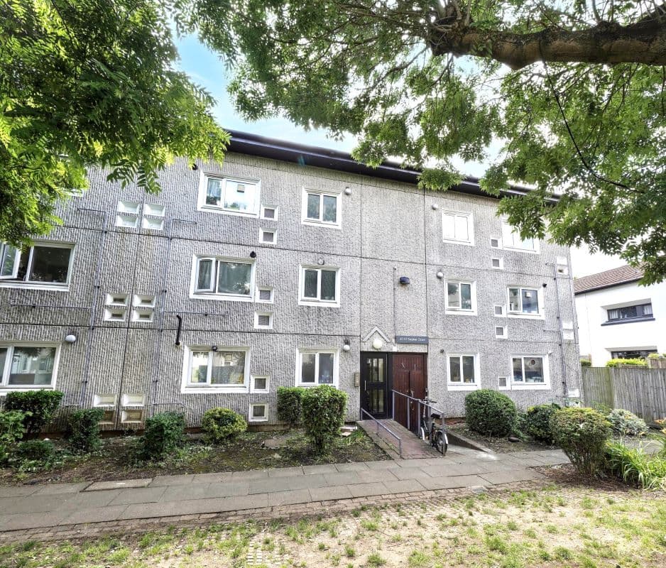 Leasehold Flat Vacant Possession