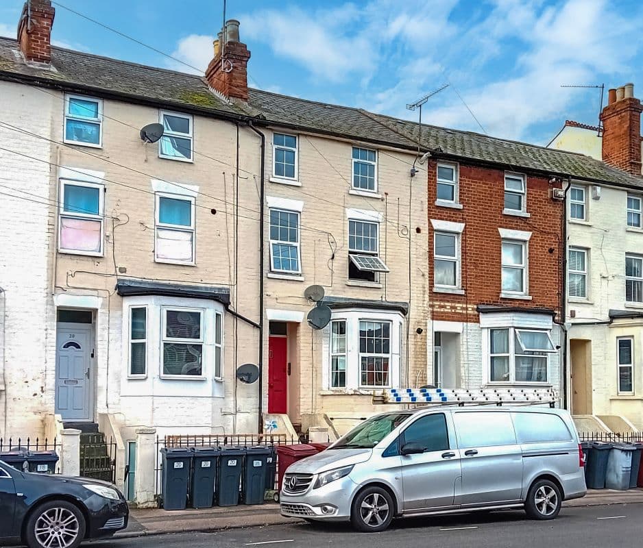 Leasehold Flat Vacant Possession