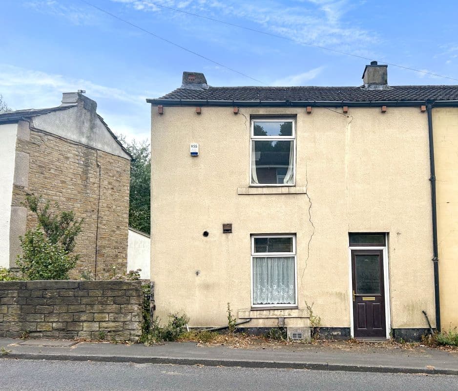Freehold Semi-Detached House Vacant Possession