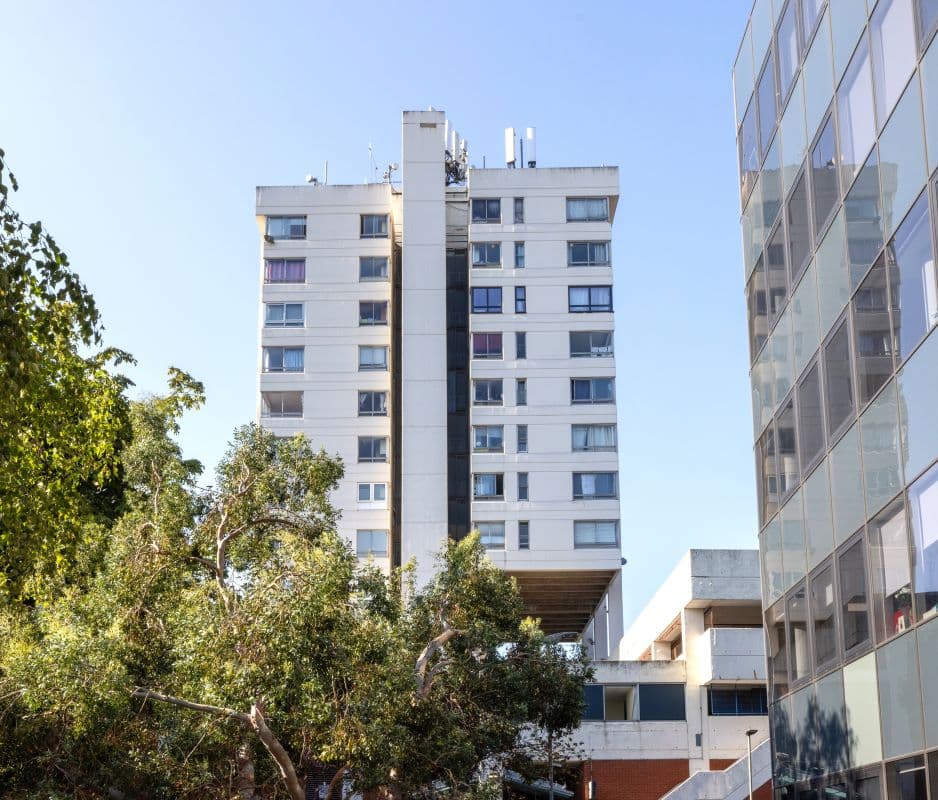 Leasehold Flat Vacant Possession