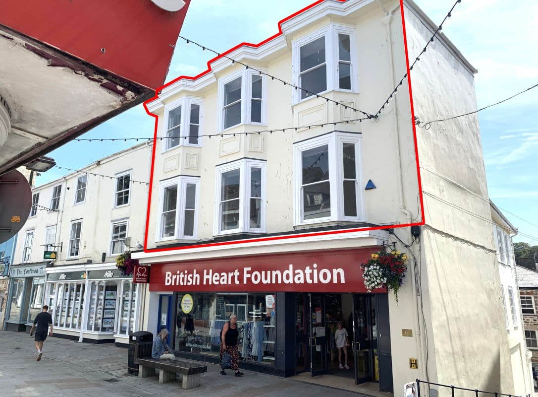 Long Leasehold Upper Parts Vacant Possession
