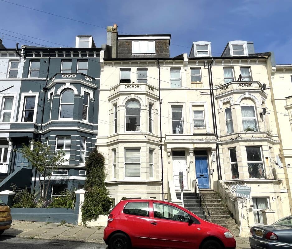 Top Floor Flat Vacant Possession