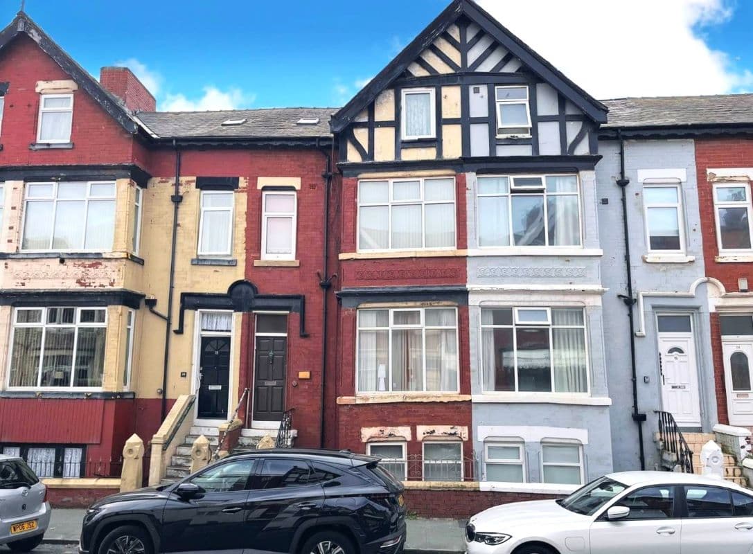 Freehold House Vacant Possession