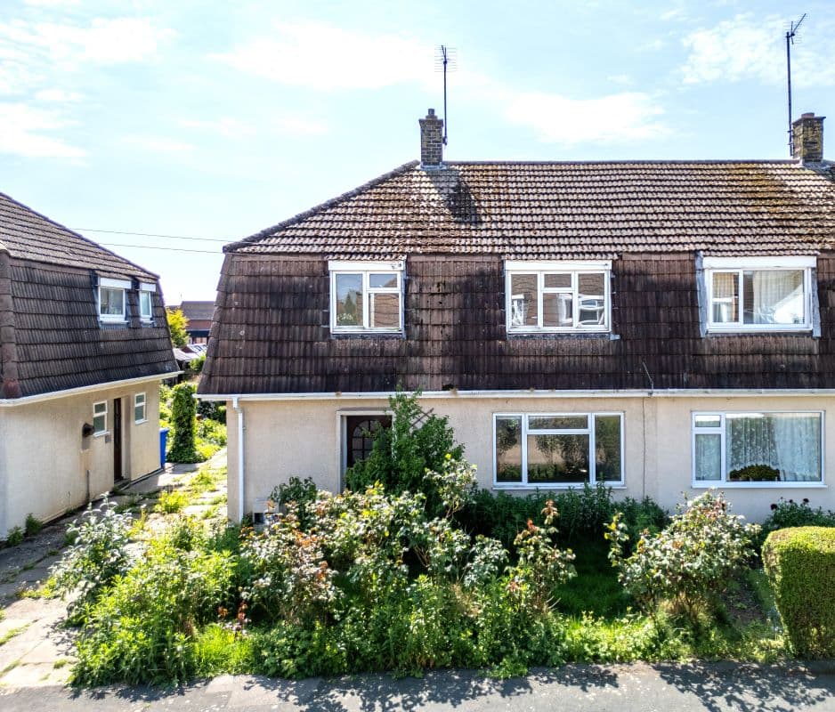 Freehold Semi-Detached House Vacant Possession