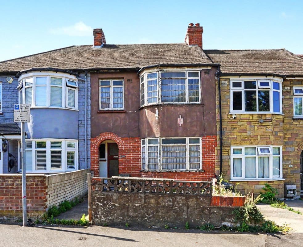 Freehold House Vacant Possession
