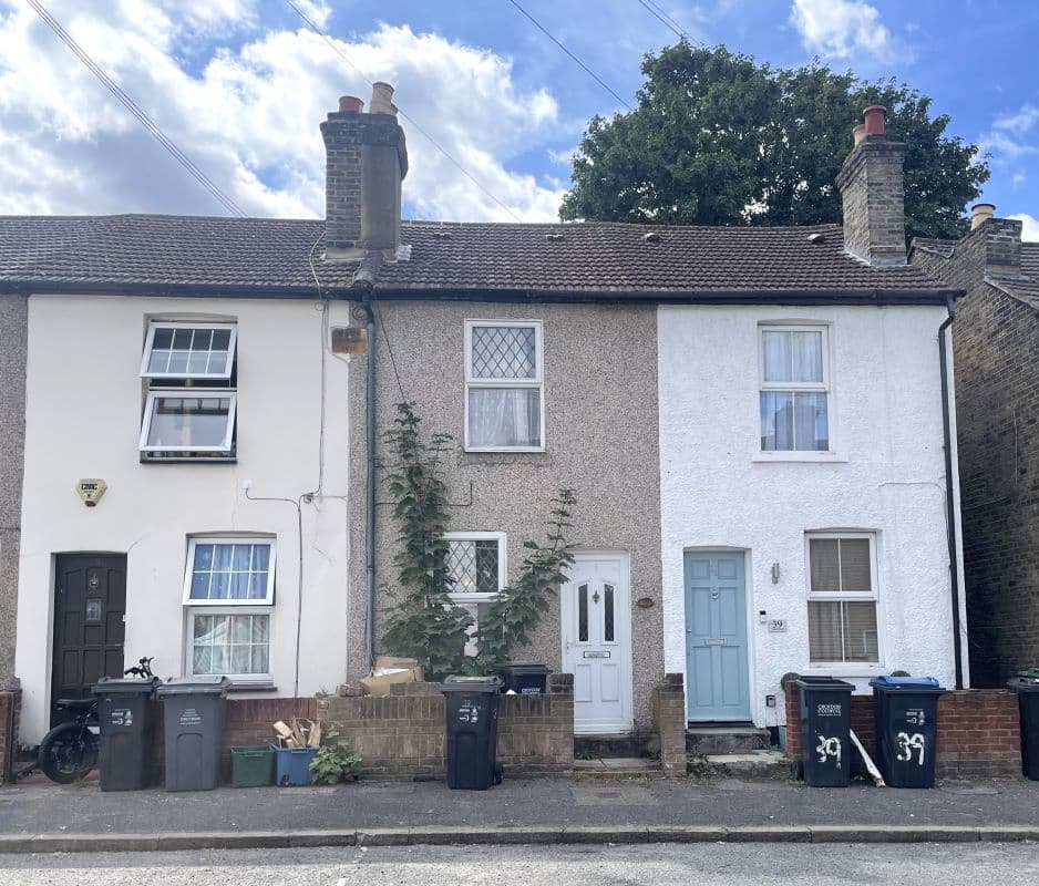 Freehold House Vacant Possession