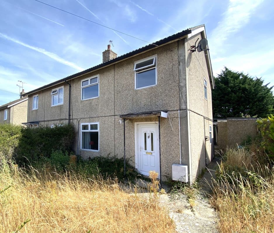 Freehold Semi-Detached House Vacant Possession