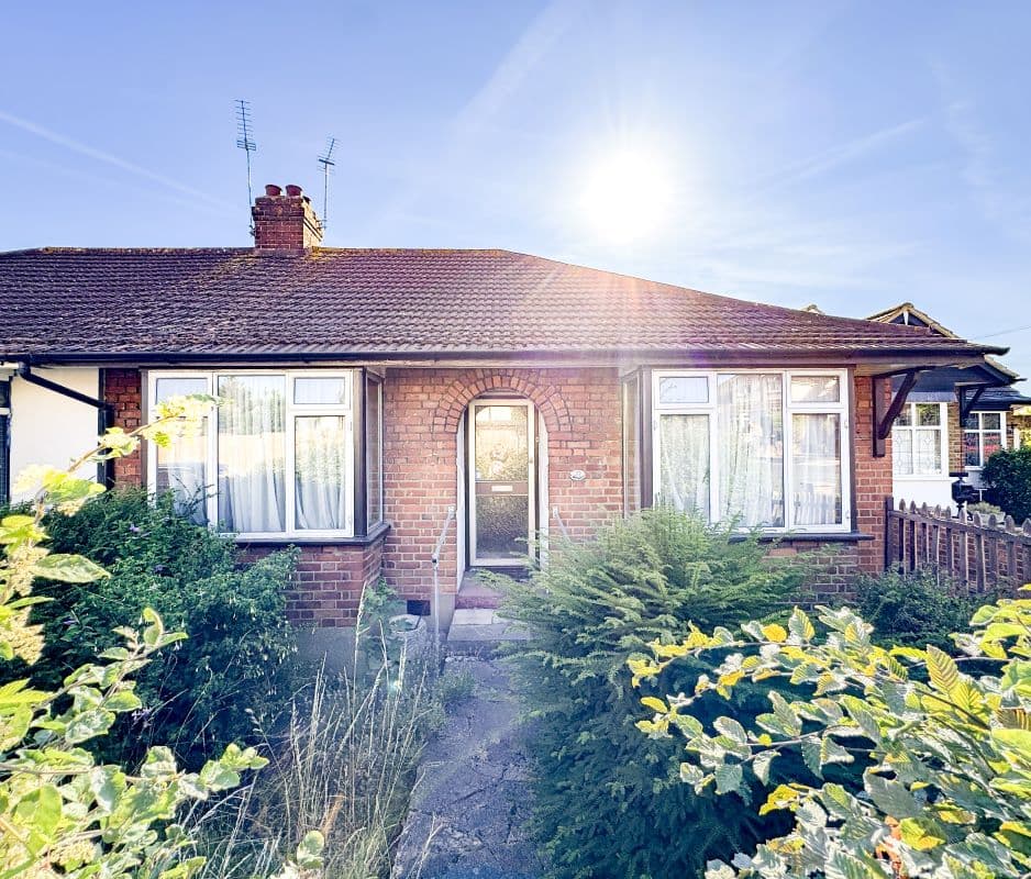 Freehold Semi-Detached Bungalow Vacant Possession