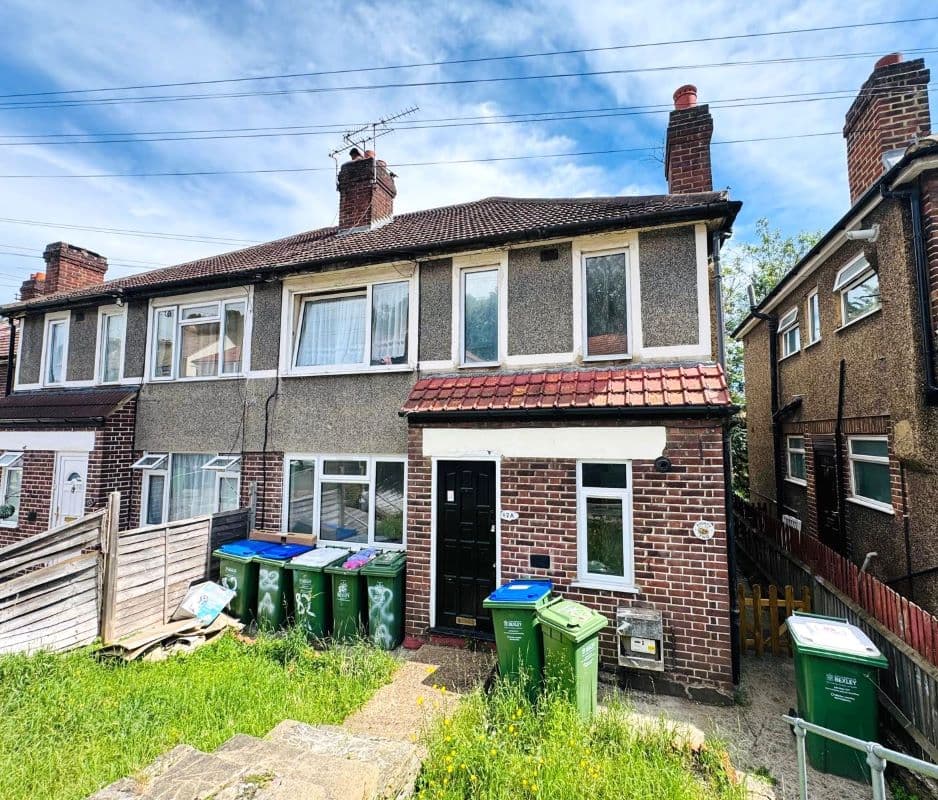 Leasehold Garden Maisonette Vacant Possession