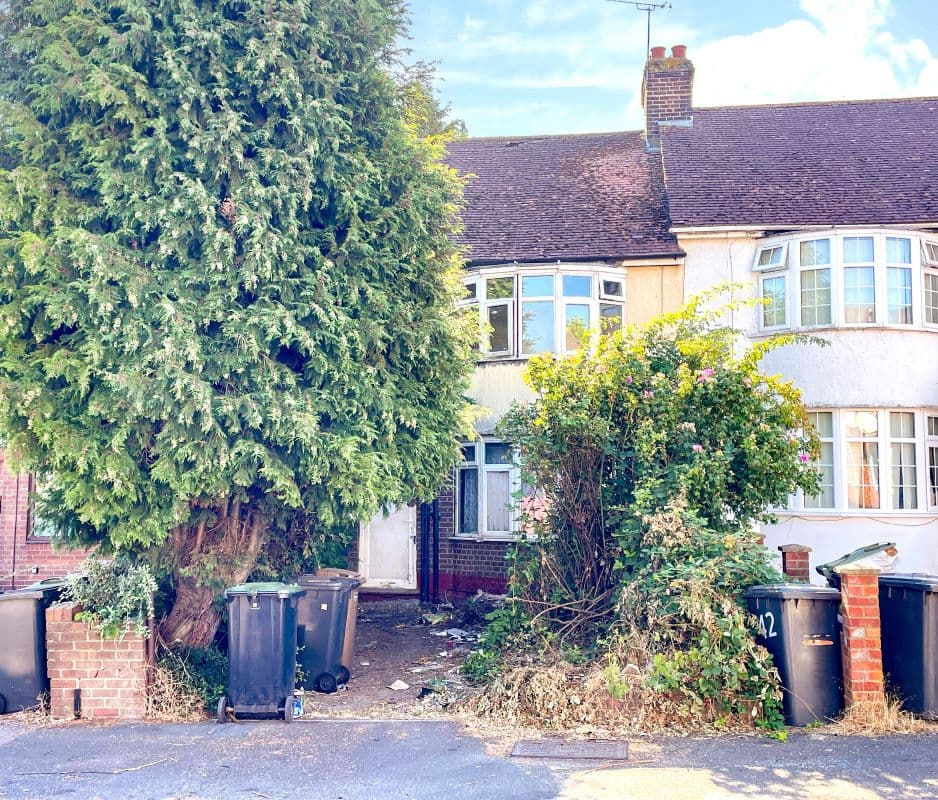 Freehold House Vacant Possession