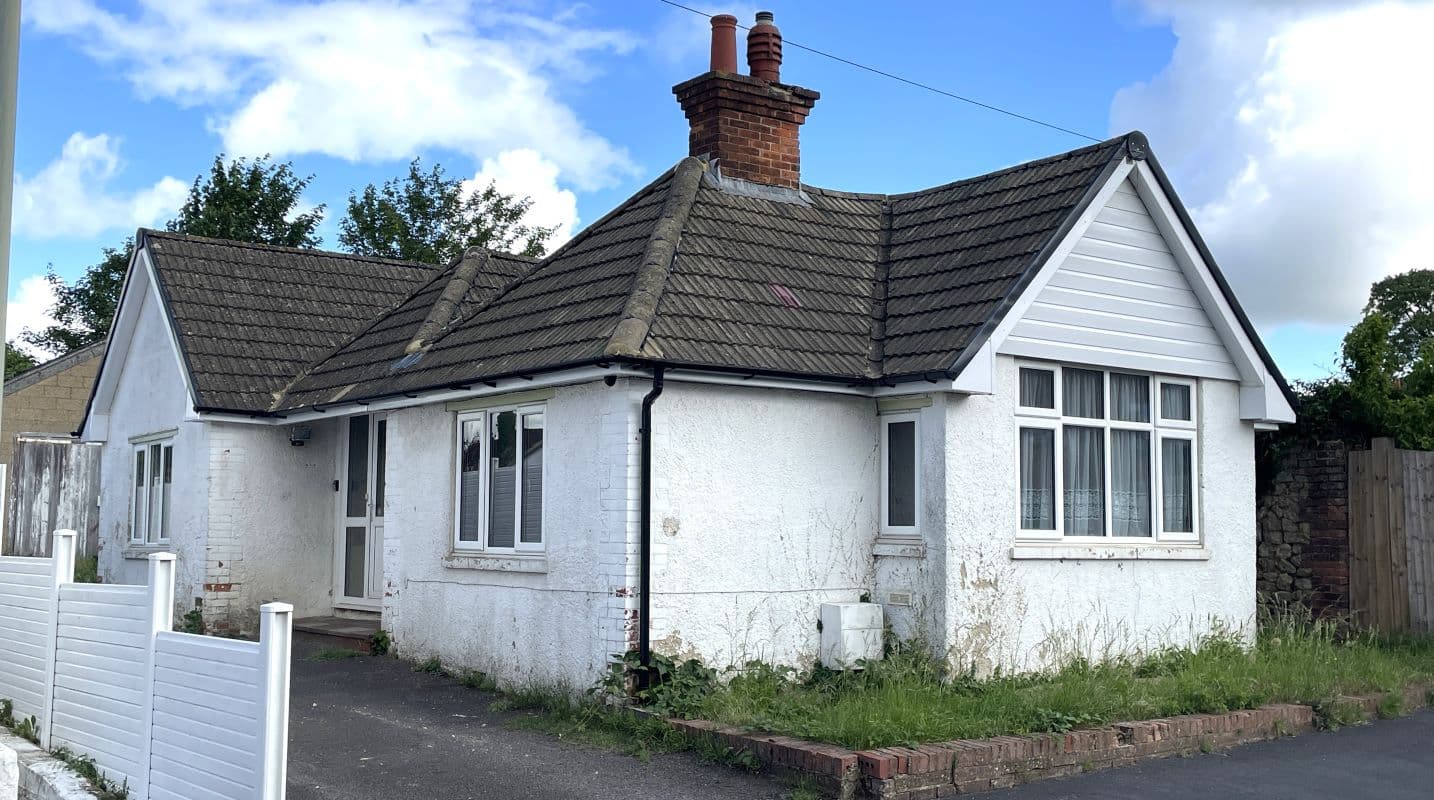 Freehold Detached Bungalow and Garage Vacant Possession