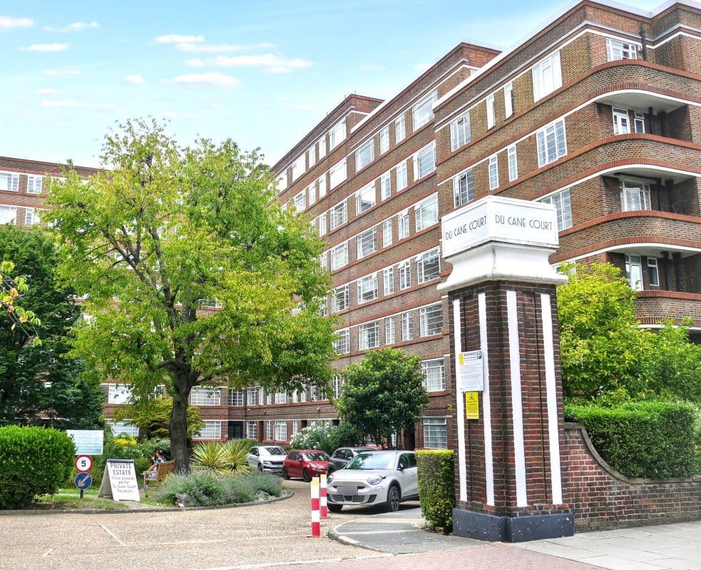 Leasehold Flat Vacant Possession