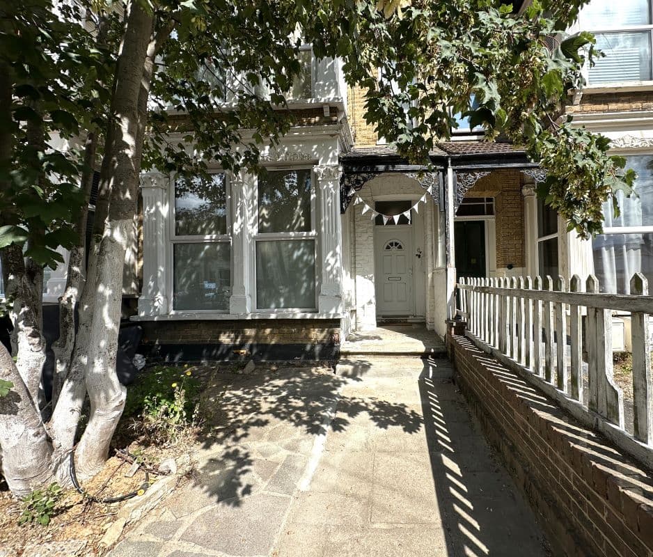 Leasehold Flat Requiring Modernisation