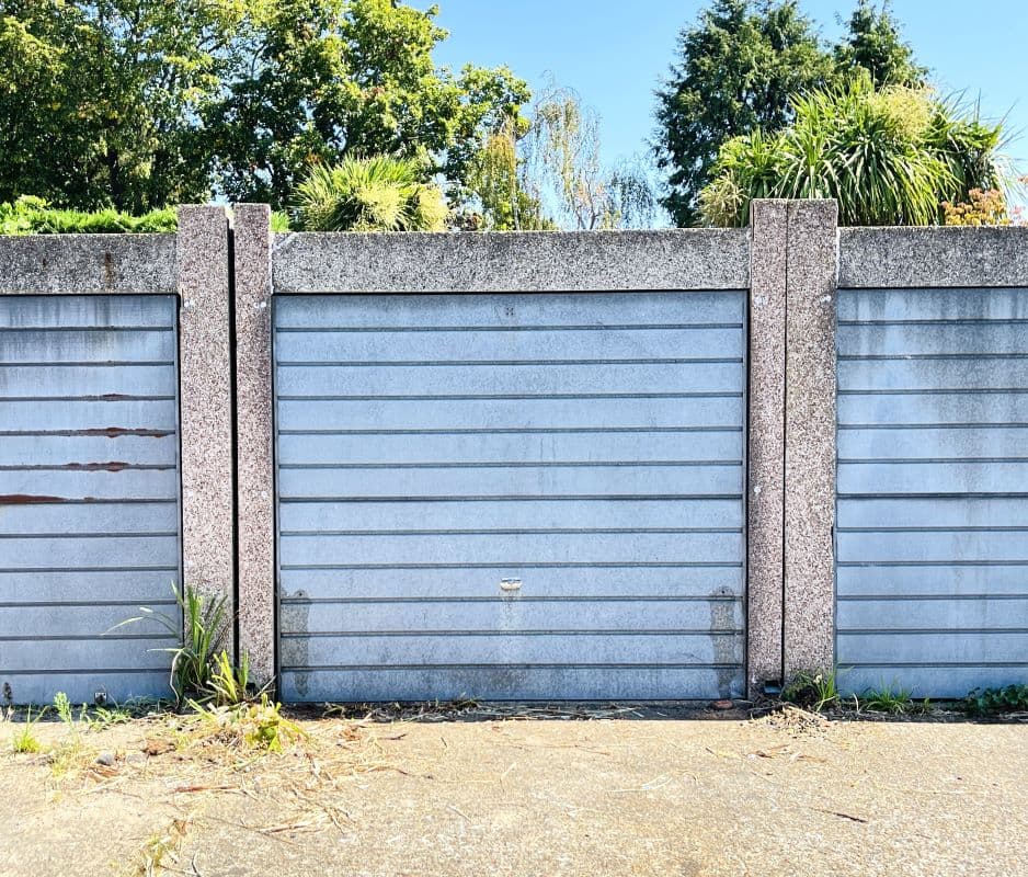 Freehold Garage Vacant Possession