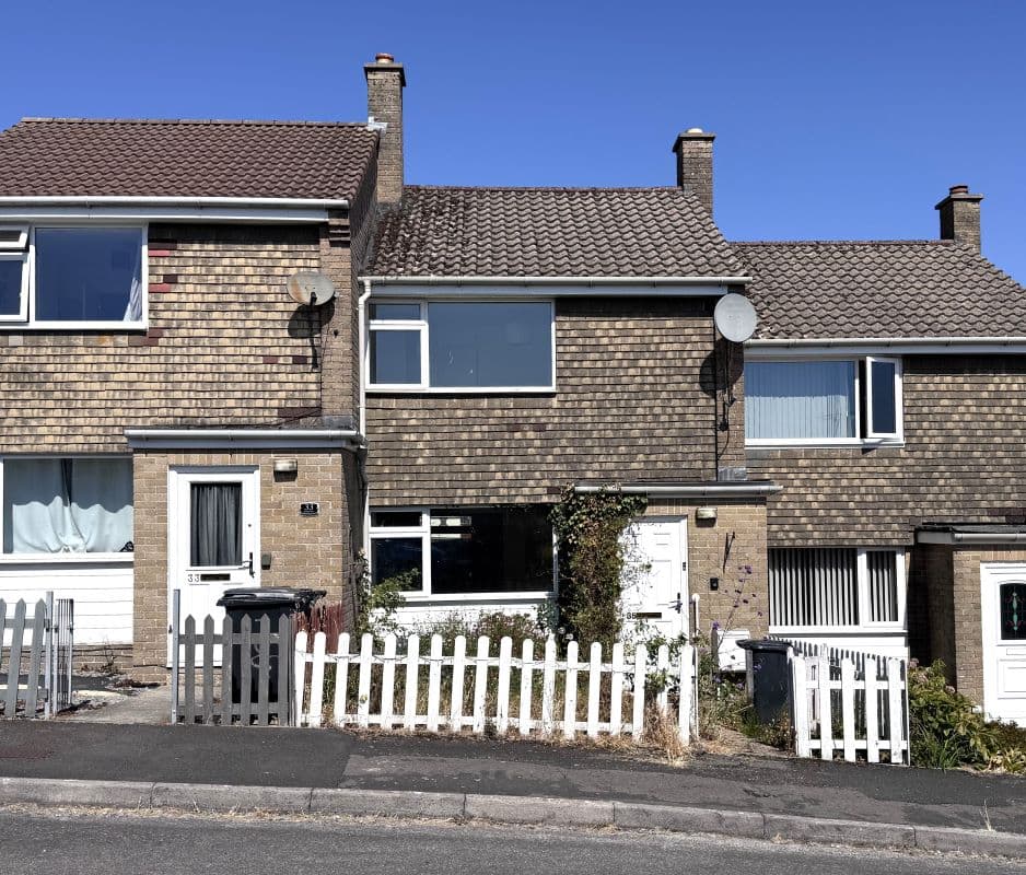 Freehold House Vacant Possession