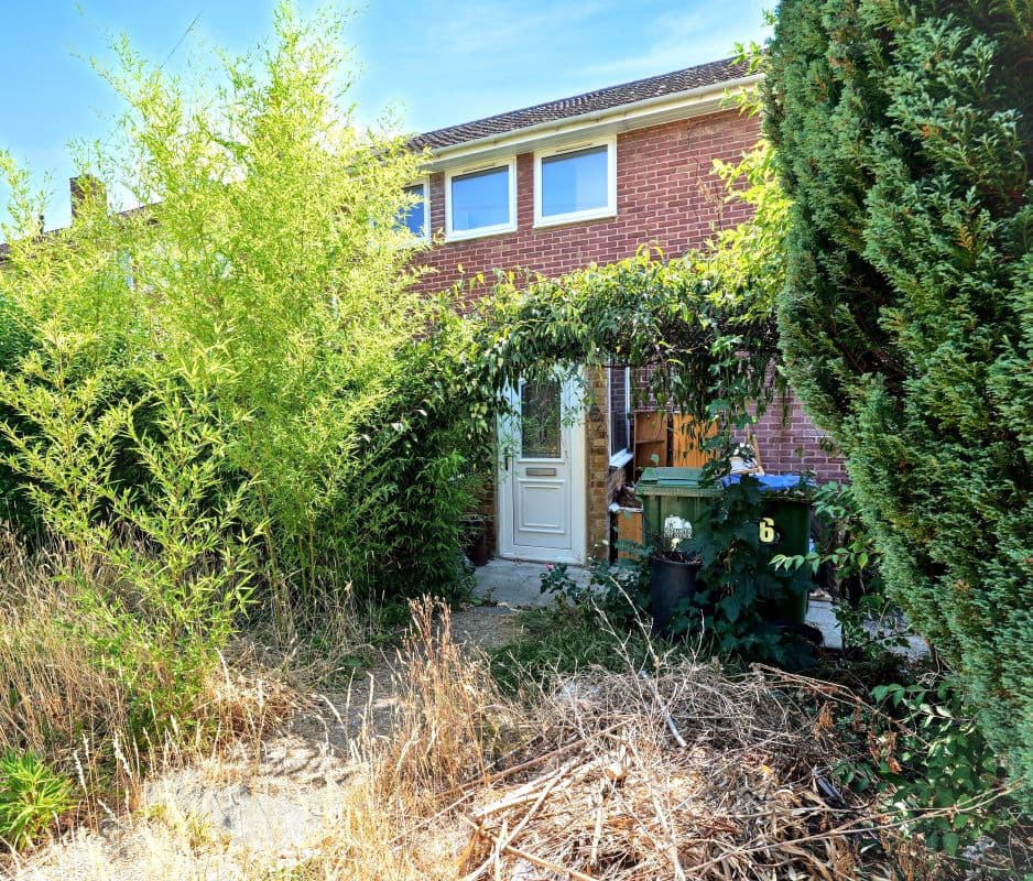 Freehold House Vacant Possession