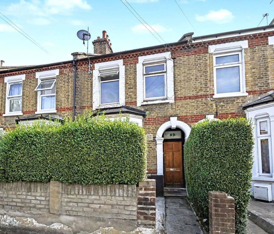 Leasehold Flat Vacant Possession