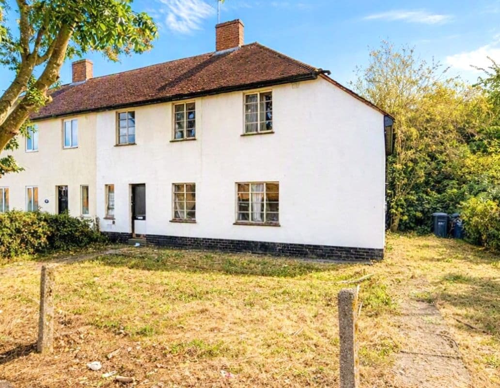 Freehold Semi-Detached House Vacant Possession