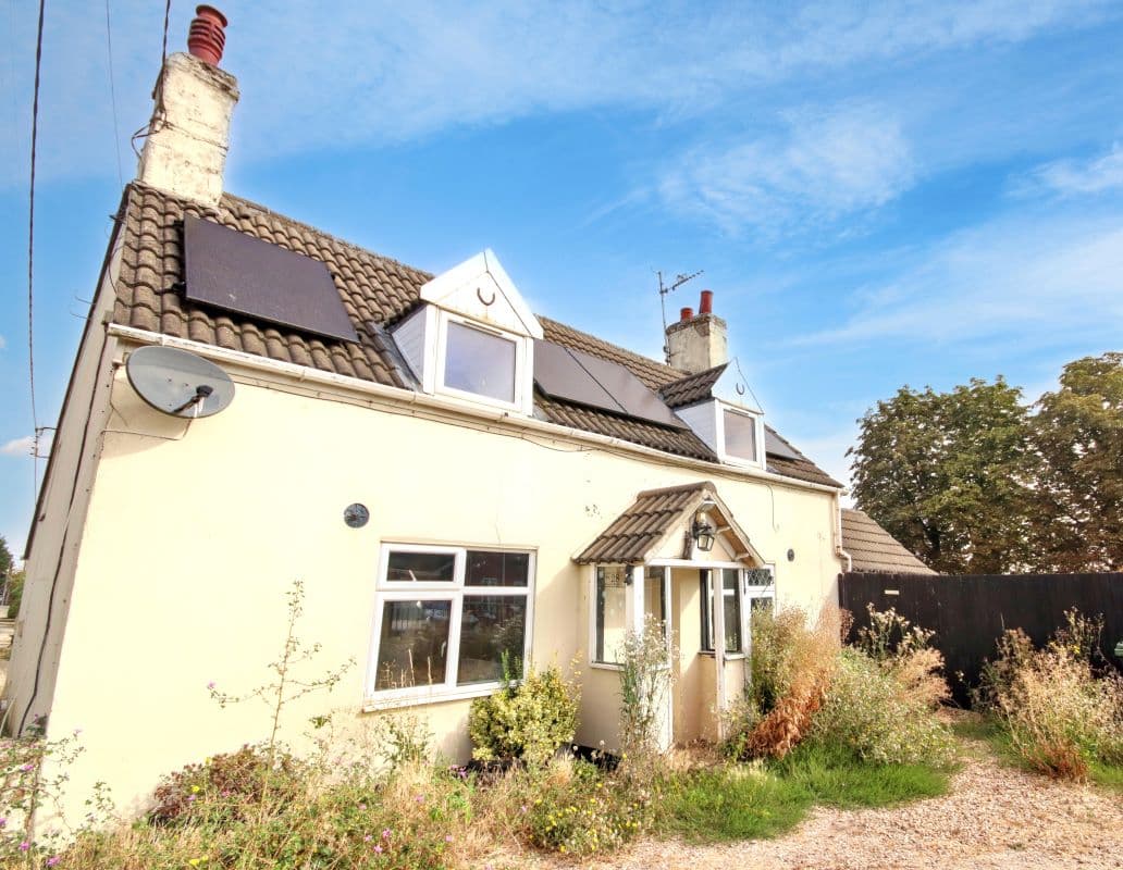Freehold Detached House Vacant Possession