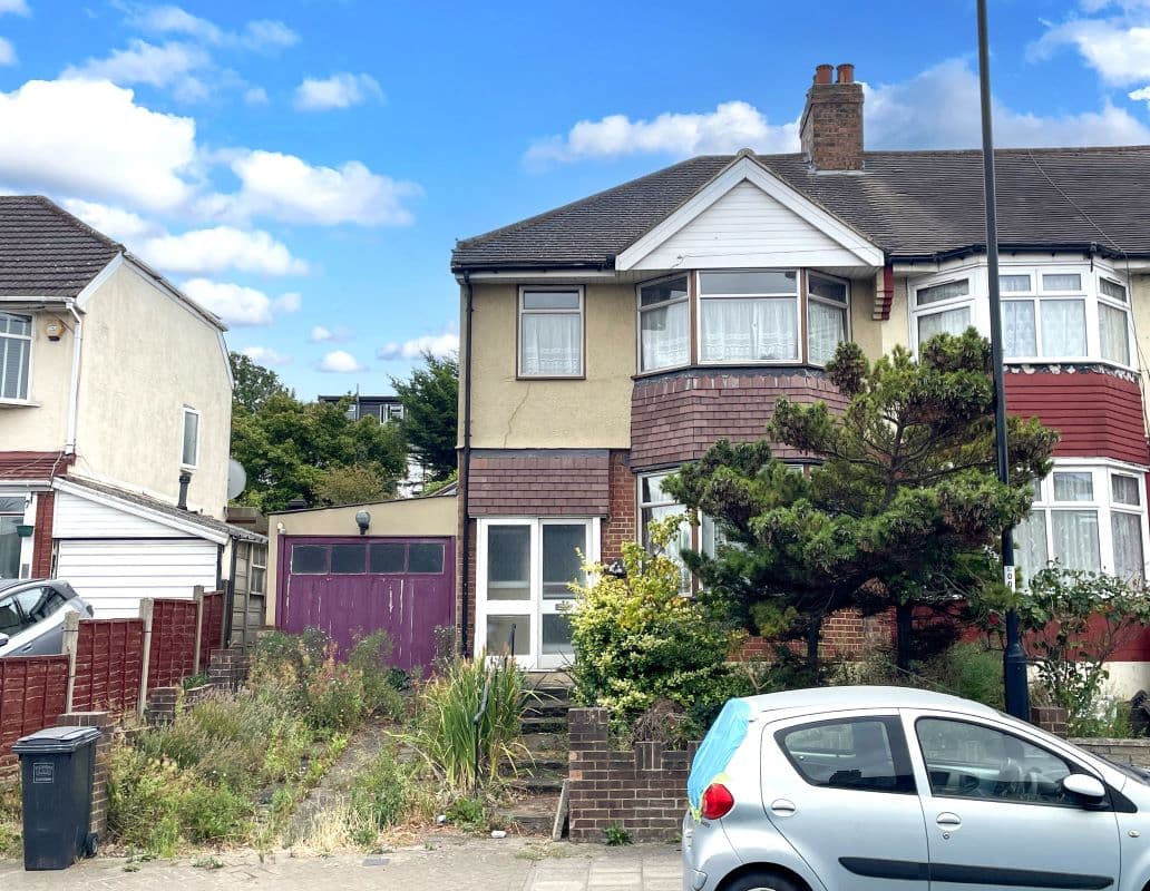 Freehold End of Terrace House and Garage Vacant Possession
