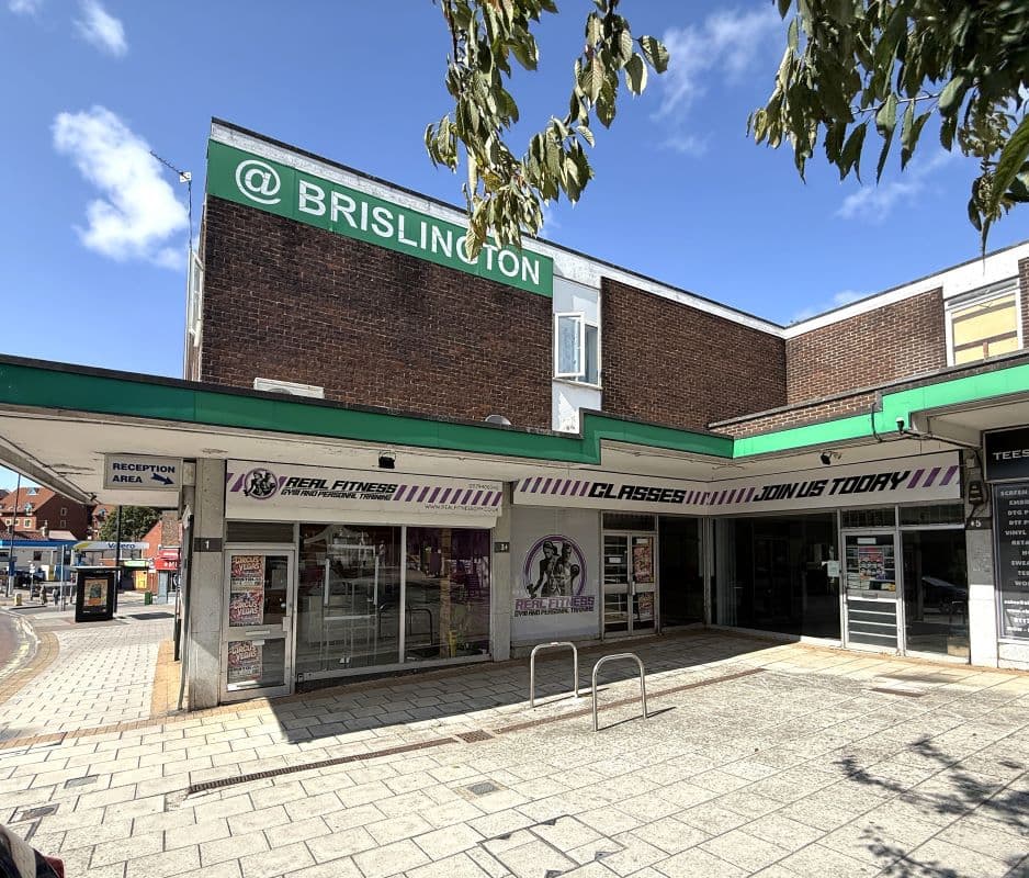 Leasehold Shop and Upper Part Vacant Possession