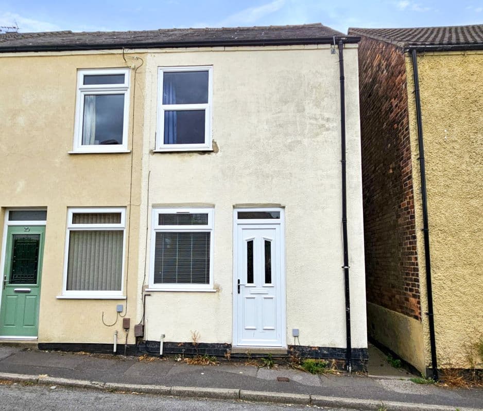 Freehold End of Terrace House Vacant Possession