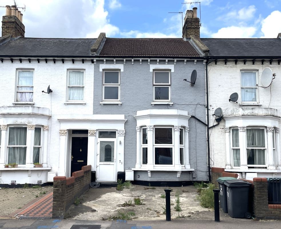 Freehold House Vacant Possession