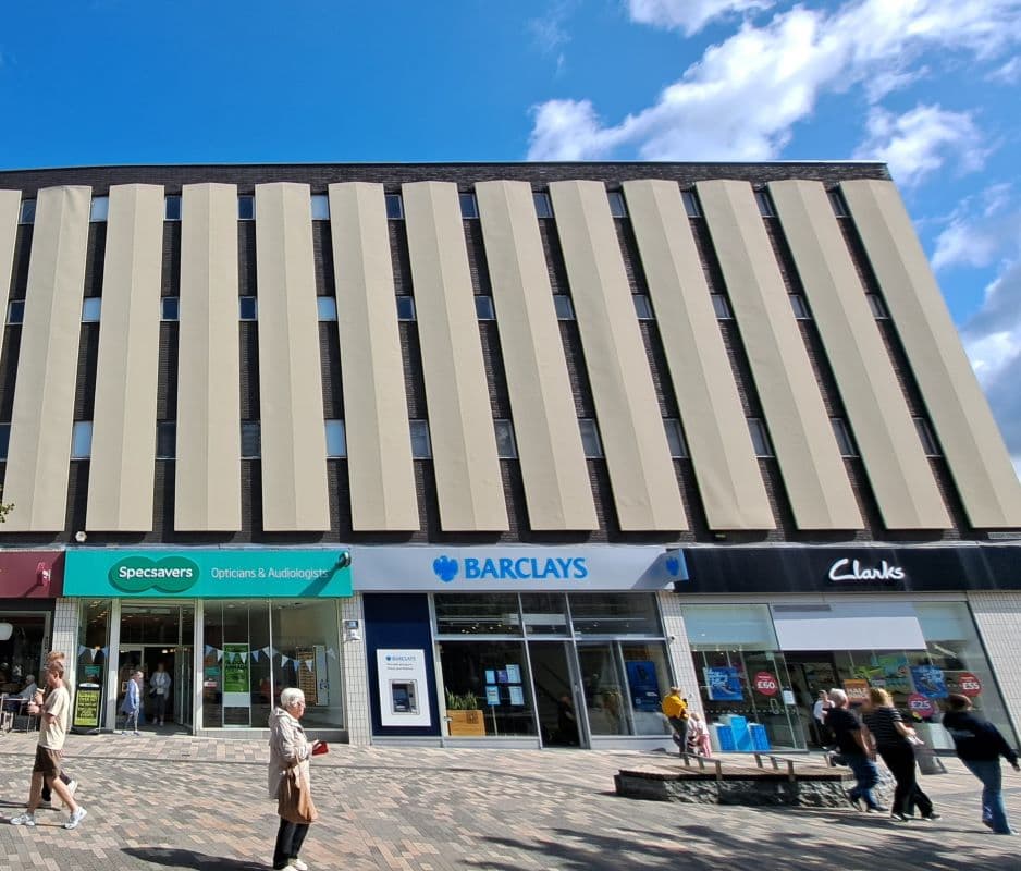 Long Leasehold Upper Parts Vacant Possession