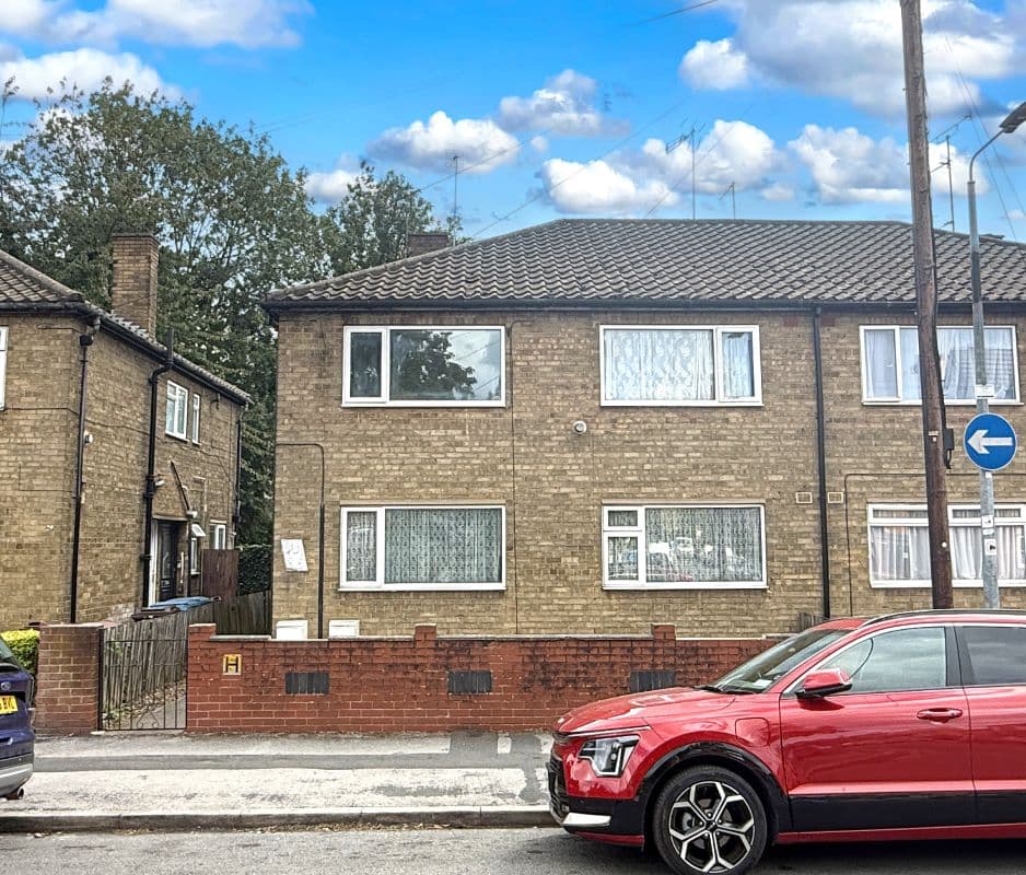 Leasehold Flat Vacant Possession