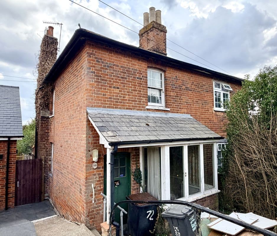 Freehold Semi-Detached House Vacant Possession