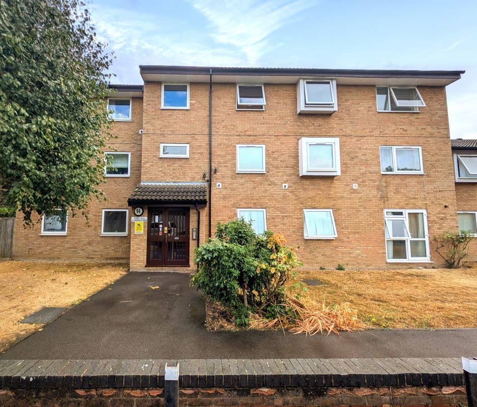 Leasehold Flat and Garage Vacant Possession