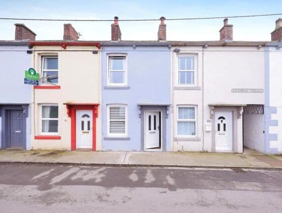 VACANT POSSESSION TWO BED TERRACE TO BE SOLD AT AUCTION