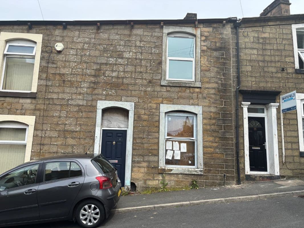 TWO BED UNMODERNISED TERRACE TO BE SOLD AT AUCTION
