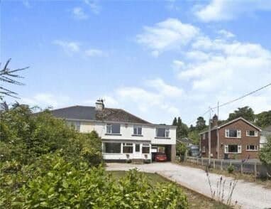 FIVE BEDROOM SEMI DETACHED TO BE SOLD AT AUCTION