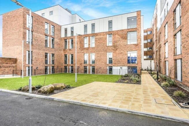 Cluster Flat 46 Queensland Place, 2 Chatham Place