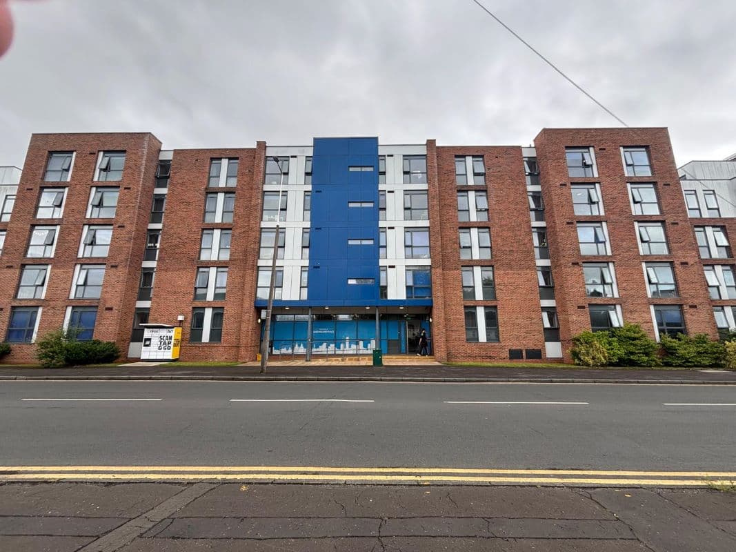 Apartment 240 Cluster 45 Rm G, 2 Queensland Place Chatham Place