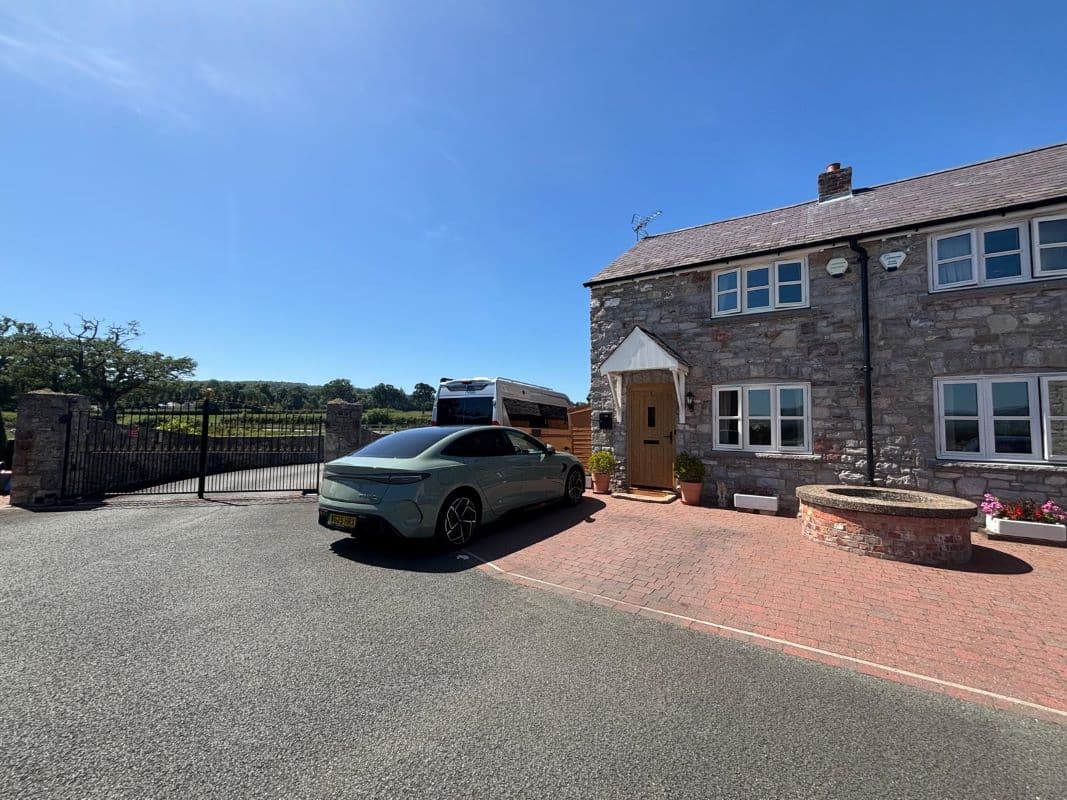 Plas Yn Green, 1 Mold Road