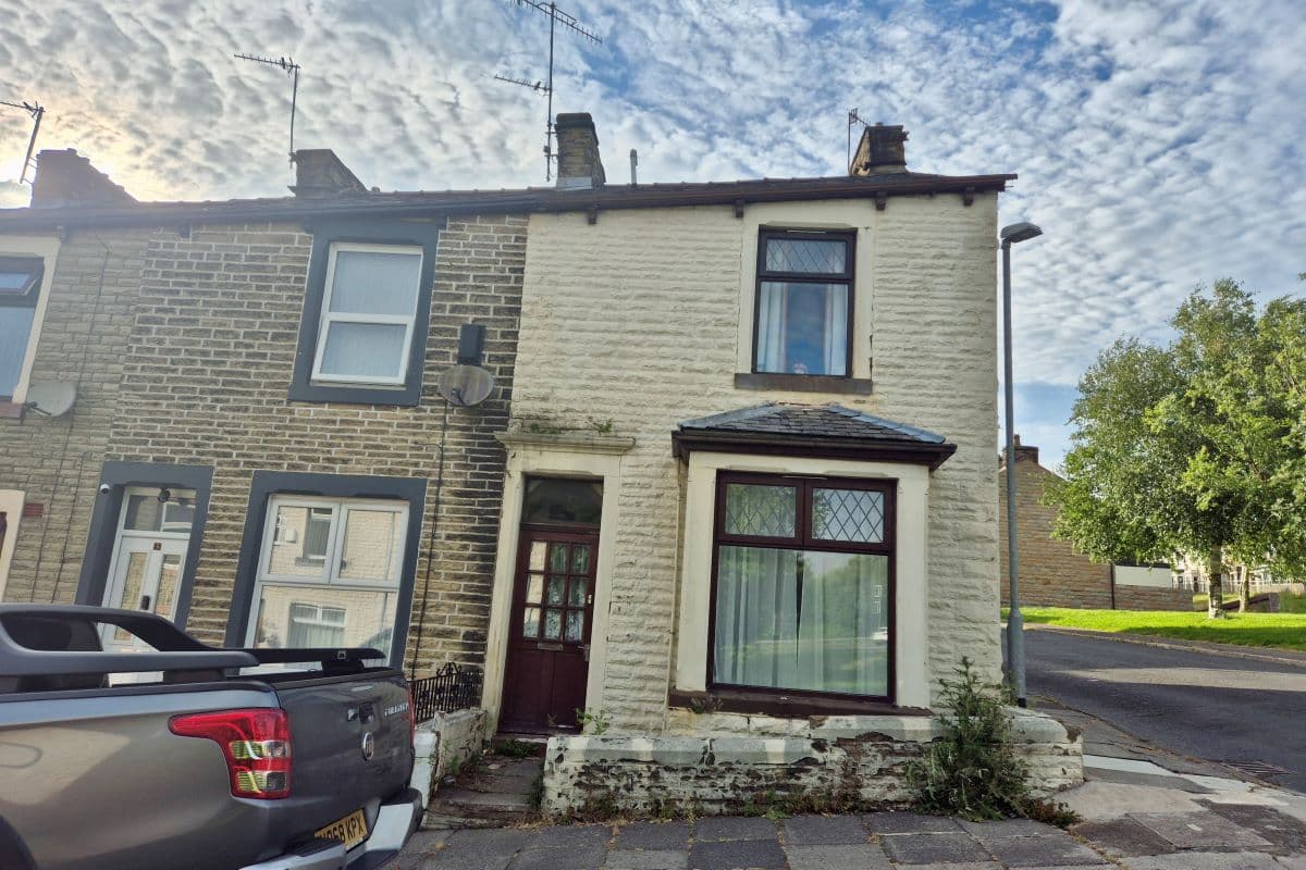 End Terrace House Configured as a Four-Bedroom HMO