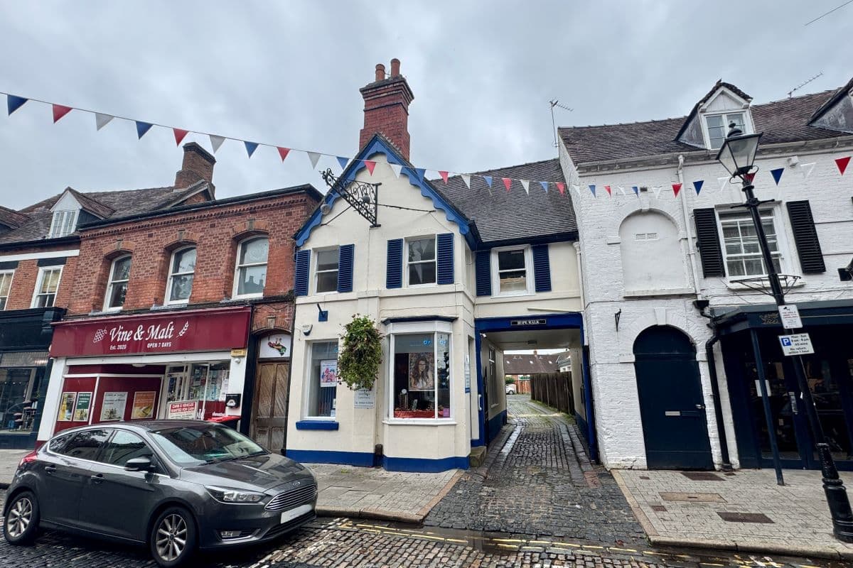 Freehold Mixed Use Building in Newport