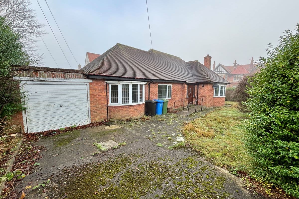 Vacant Freehold Detached Bungalow in Need of Modernisation