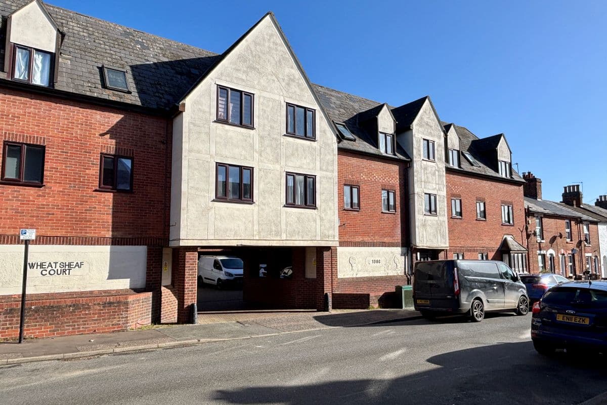 Two-bedroom Top-Floor Apartment in Colchester