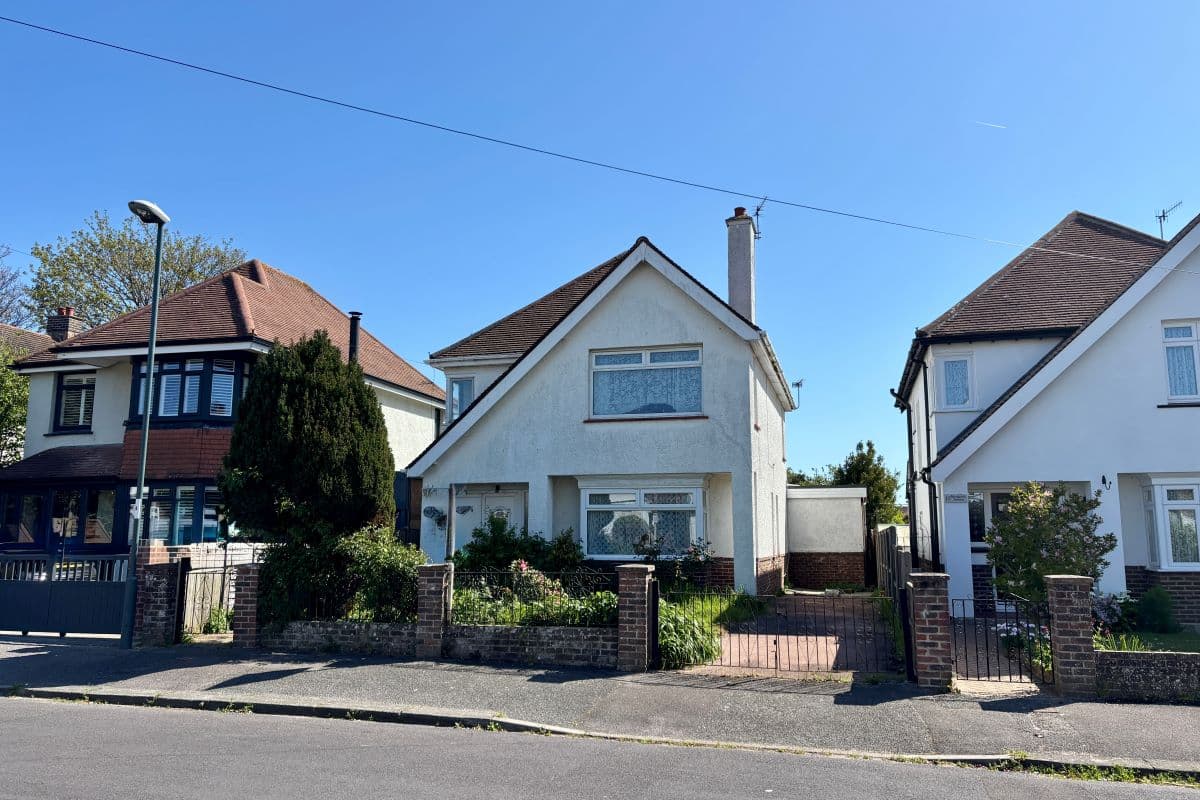 A detached, freehold, extended, three-bedroom house in need of modernisation and ideal for investors and developers.